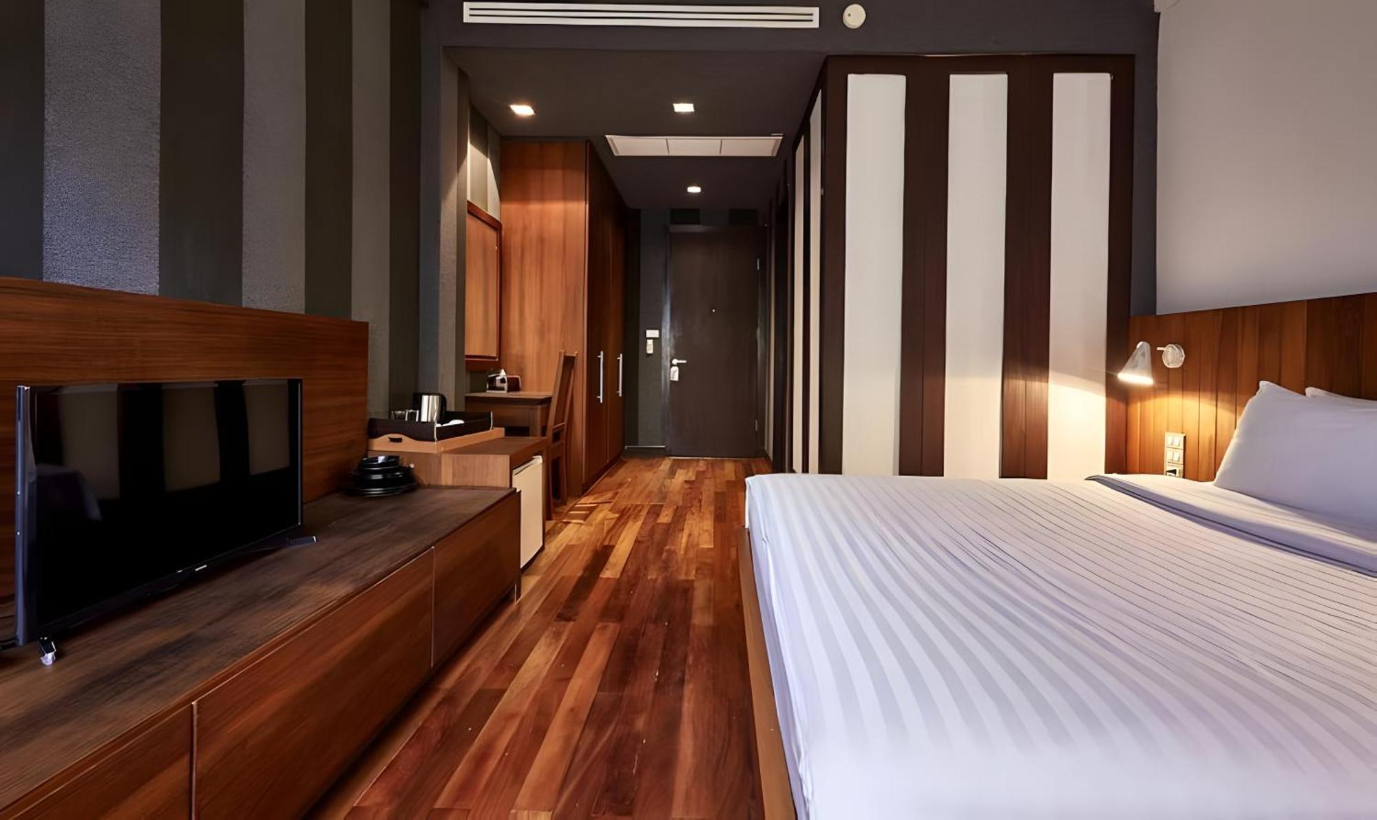 Wish Inn Silom - วิช อินน์ สีลม X Bangkok Zewnętrze zdjęcie