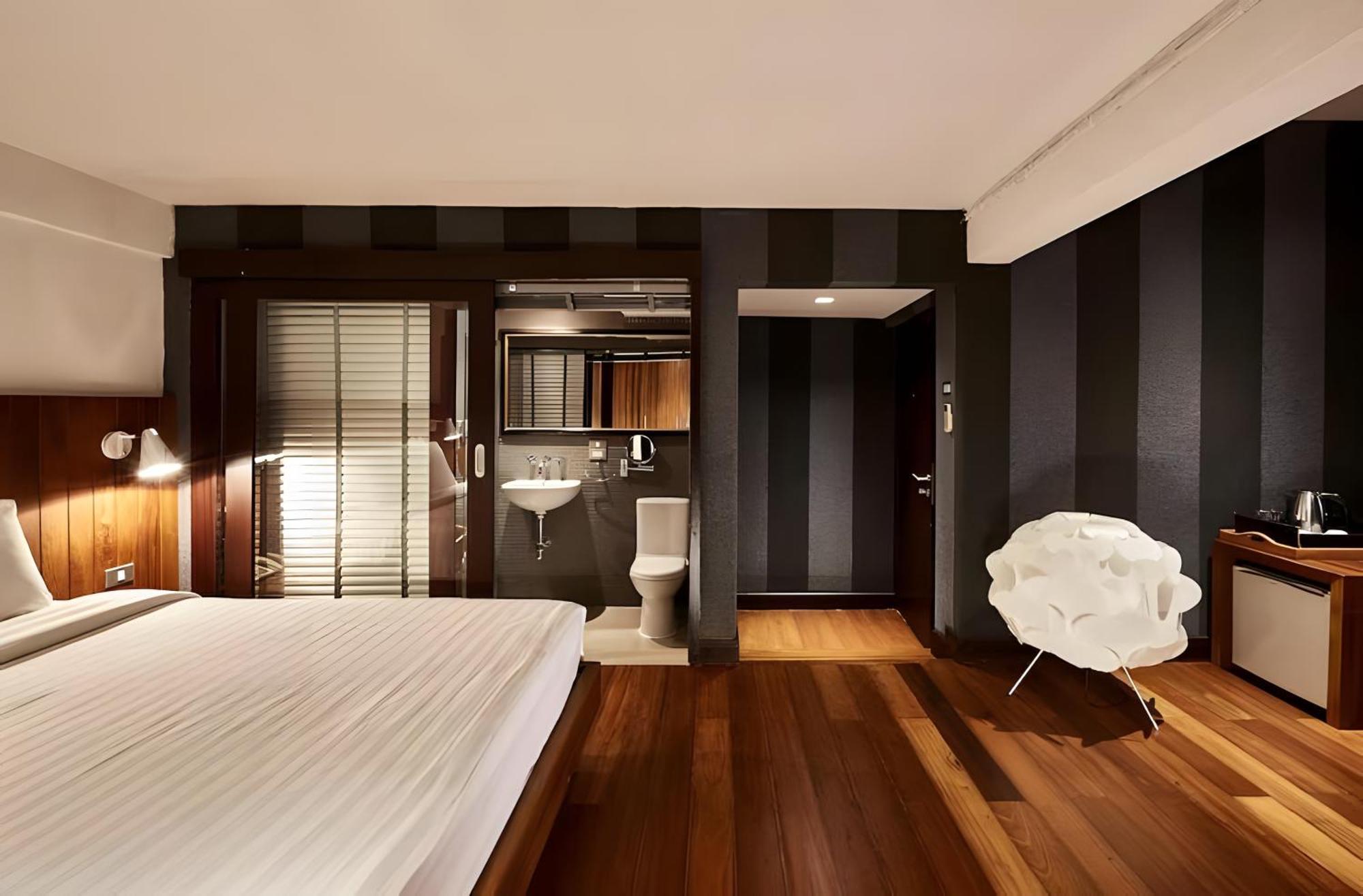 Wish Inn Silom - วิช อินน์ สีลม X Bangkok Zewnętrze zdjęcie